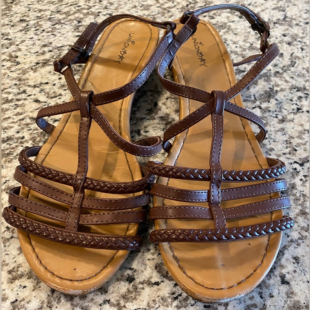 Brown sandals with wedged heel!